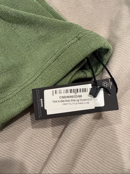 PrettyLittleThing Olive Green One-Shoulder Wide Leg Co-ord - Picture 5 of 5